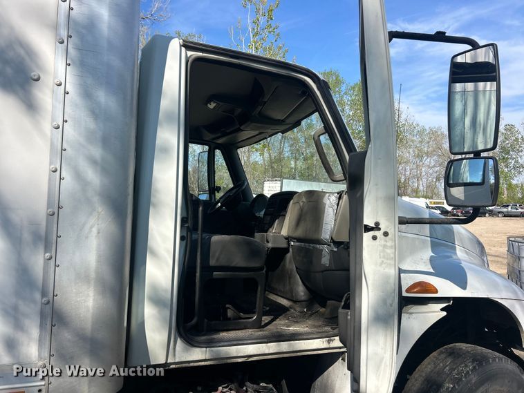 image for item FC5387 2017 International 4300 SBA box truck