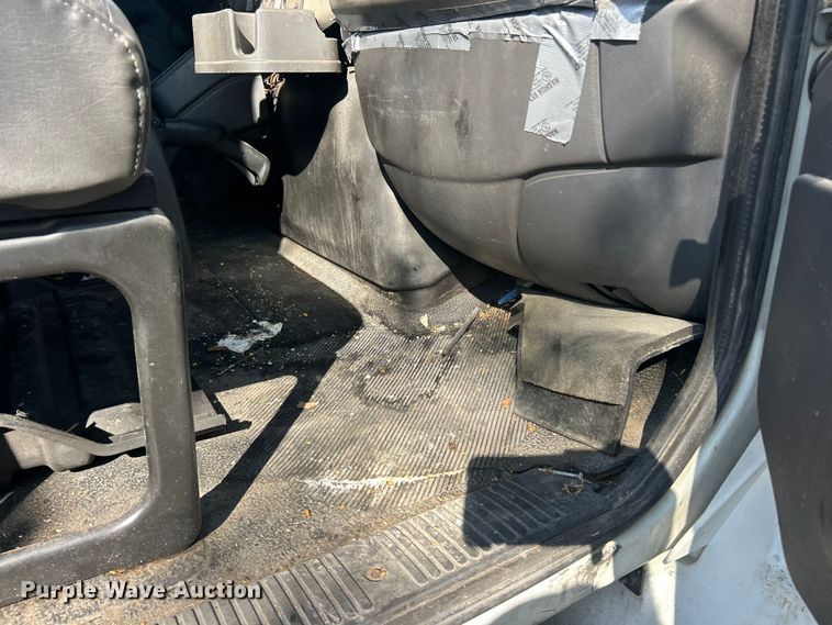 image for item FC5387 2017 International 4300 SBA box truck