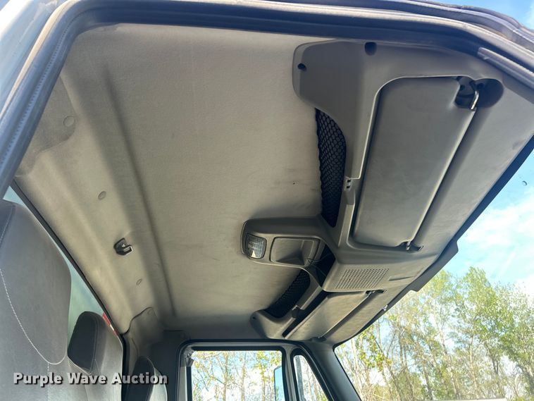image for item FC5387 2017 International 4300 SBA box truck