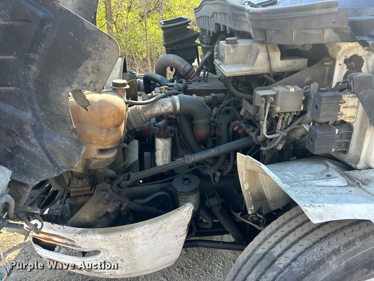 image for item FC5387 2017 International 4300 SBA box truck