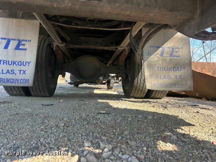 image for item FC5387 2017 International 4300 SBA box truck