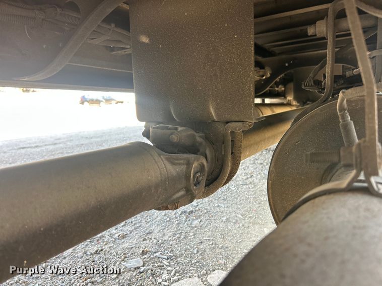 image for item FC5387 2017 International 4300 SBA box truck