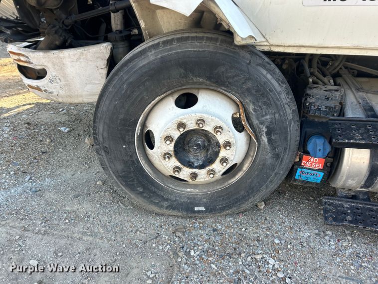 image for item FC5387 2017 International 4300 SBA box truck