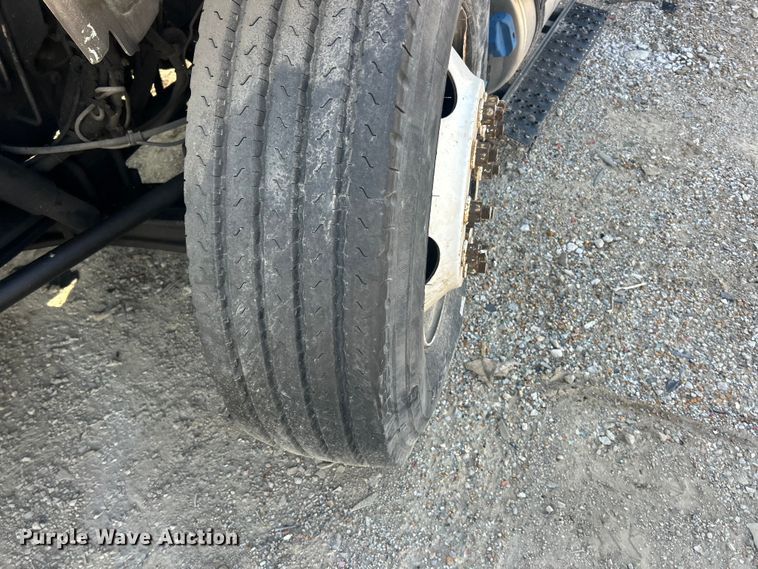 image for item FC5387 2017 International 4300 SBA box truck