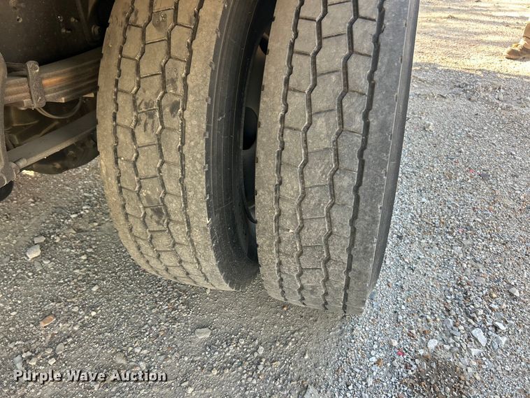 image for item FC5387 2017 International 4300 SBA box truck