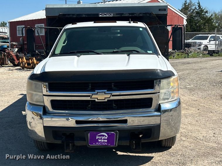 image for item FC5399 2007 Chevrolet Silverado 3500HD dump bed pickup truck