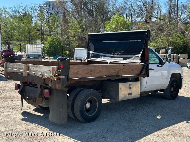 image for item FC5399 2007 Chevrolet Silverado 3500HD dump bed pickup truck