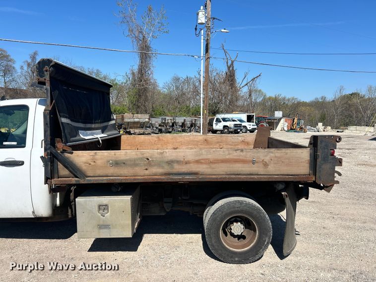 image for item FC5399 2007 Chevrolet Silverado 3500HD dump bed pickup truck
