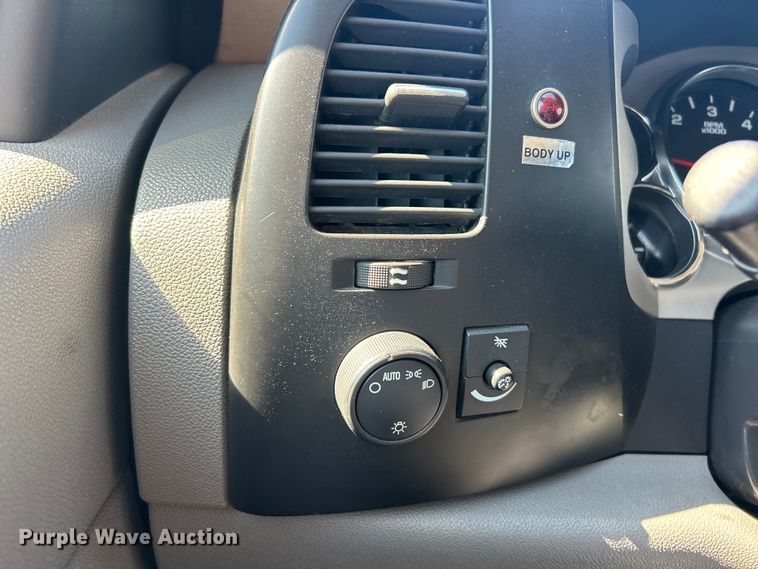 image for item FC5399 2007 Chevrolet Silverado 3500HD dump bed pickup truck