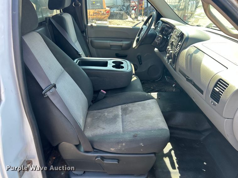 image for item FC5399 2007 Chevrolet Silverado 3500HD dump bed pickup truck