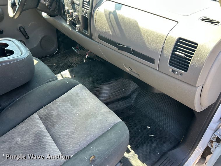 image for item FC5399 2007 Chevrolet Silverado 3500HD dump bed pickup truck