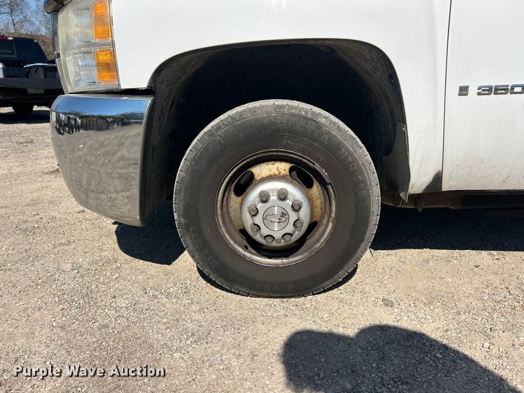 image for item FC5399 2007 Chevrolet Silverado 3500HD dump bed pickup truck