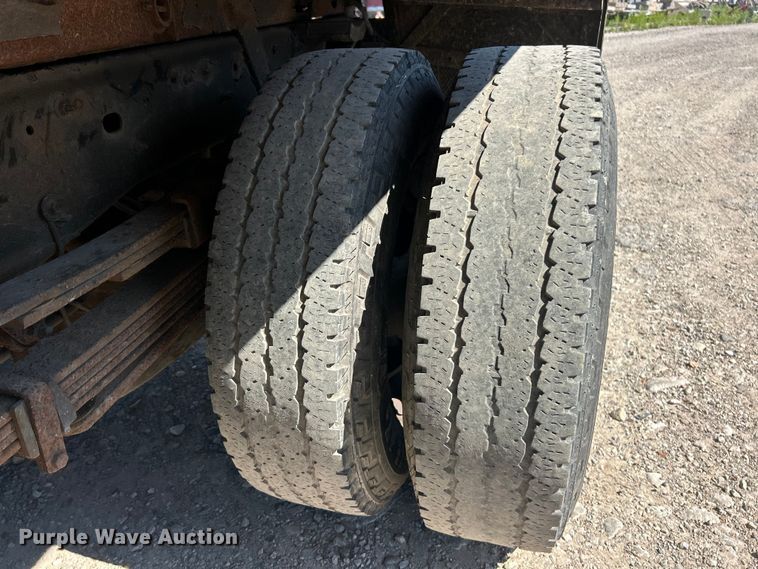 image for item FC5399 2007 Chevrolet Silverado 3500HD dump bed pickup truck