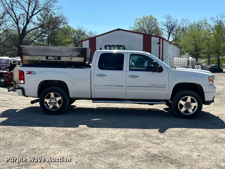 image for item FC5400 2011 GMC Sierra 2500HD Denali  Crew Cab pickup truck