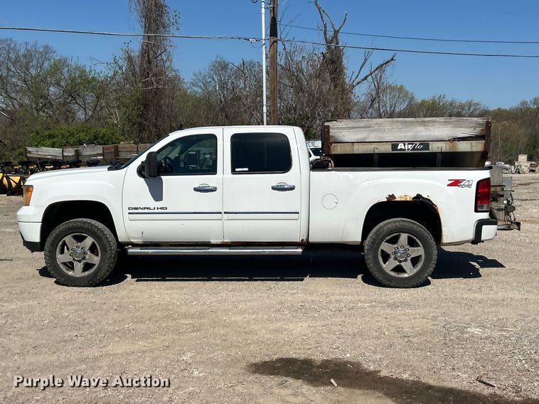 image for item FC5400 2011 GMC Sierra 2500HD Denali  Crew Cab pickup truck