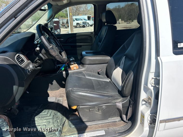 image for item FC5400 2011 GMC Sierra 2500HD Denali  Crew Cab pickup truck