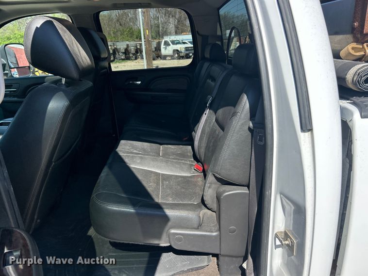 image for item FC5400 2011 GMC Sierra 2500HD Denali  Crew Cab pickup truck