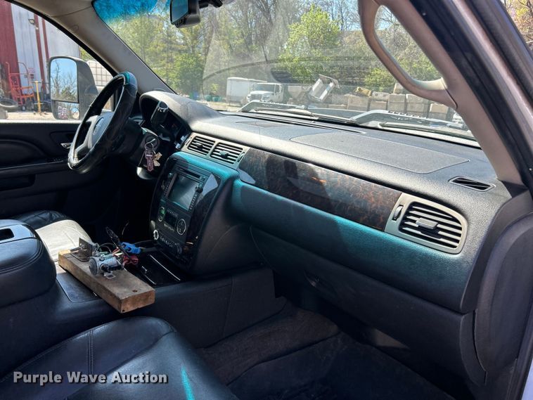 image for item FC5400 2011 GMC Sierra 2500HD Denali  Crew Cab pickup truck