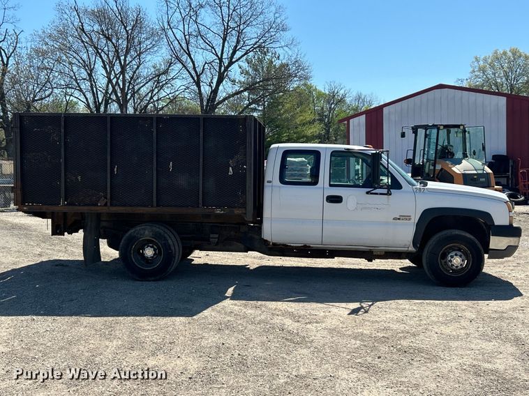 image for item FC5401 2005 Chevrolet Silverado 3500 Ext. Cab dump bed pickup truck