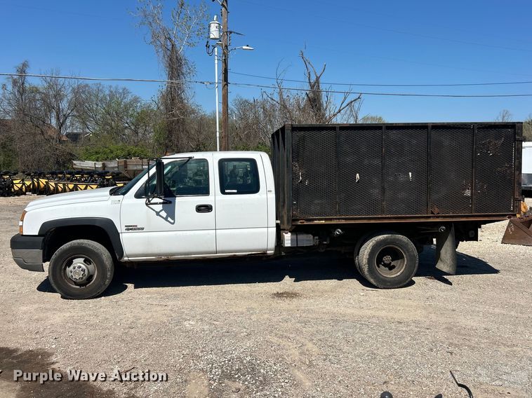 image for item FC5401 2005 Chevrolet Silverado 3500 Ext. Cab dump bed pickup truck