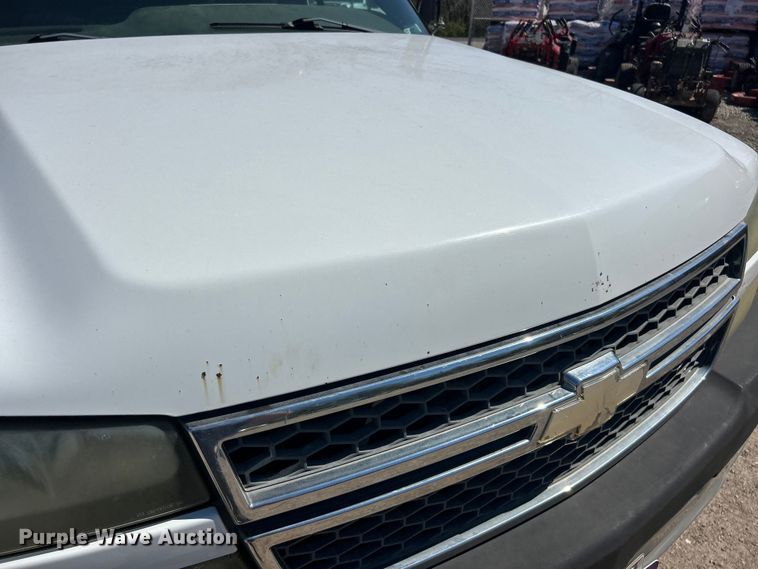 image for item FC5401 2005 Chevrolet Silverado 3500 Ext. Cab dump bed pickup truck