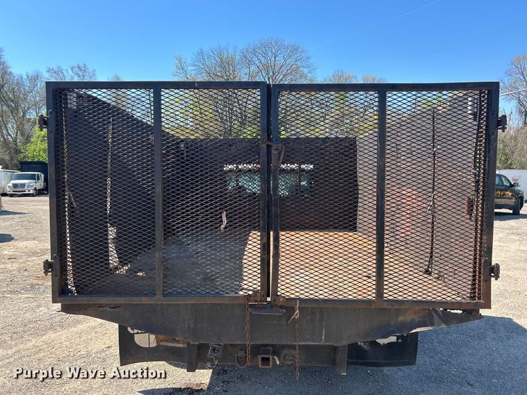 image for item FC5401 2005 Chevrolet Silverado 3500 Ext. Cab dump bed pickup truck