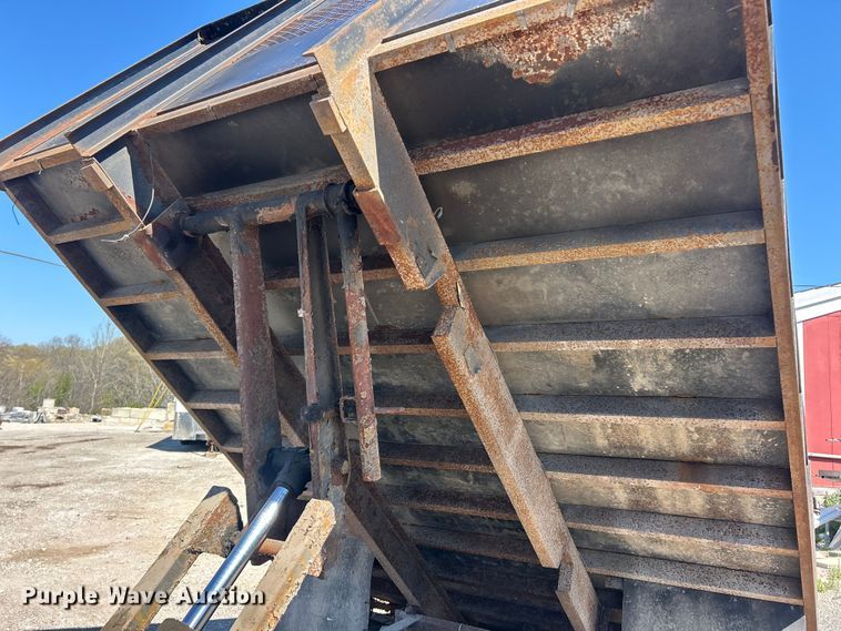 image for item FC5401 2005 Chevrolet Silverado 3500 Ext. Cab dump bed pickup truck