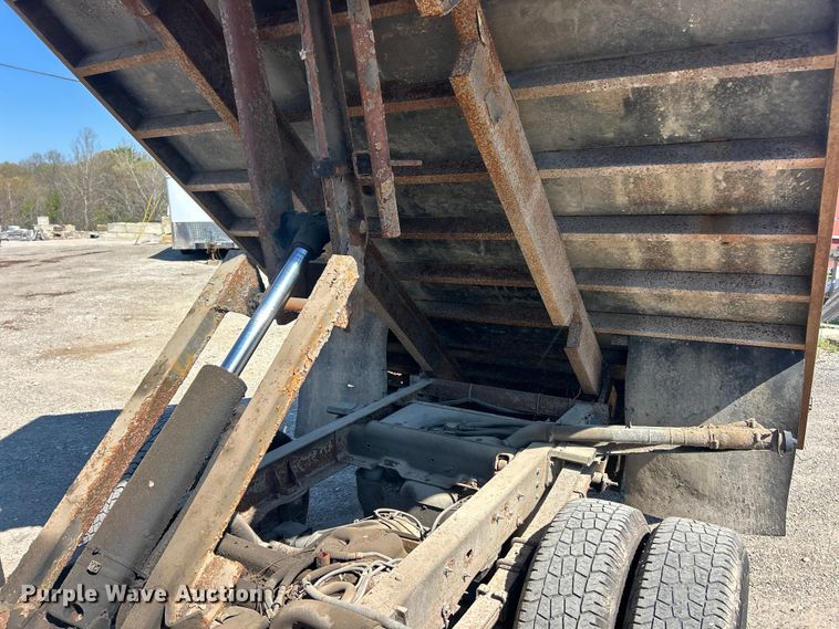 image for item FC5401 2005 Chevrolet Silverado 3500 Ext. Cab dump bed pickup truck