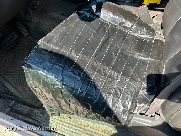 image for item FC5401 2005 Chevrolet Silverado 3500 Ext. Cab dump bed pickup truck