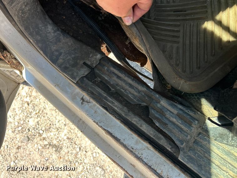 image for item FC5401 2005 Chevrolet Silverado 3500 Ext. Cab dump bed pickup truck