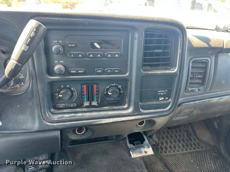 image for item FC5401 2005 Chevrolet Silverado 3500 Ext. Cab dump bed pickup truck