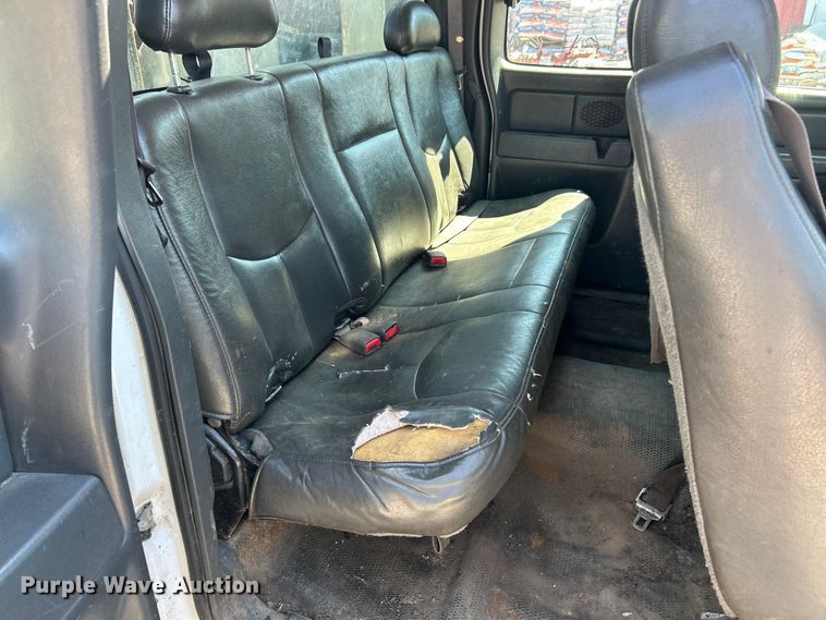 image for item FC5401 2005 Chevrolet Silverado 3500 Ext. Cab dump bed pickup truck