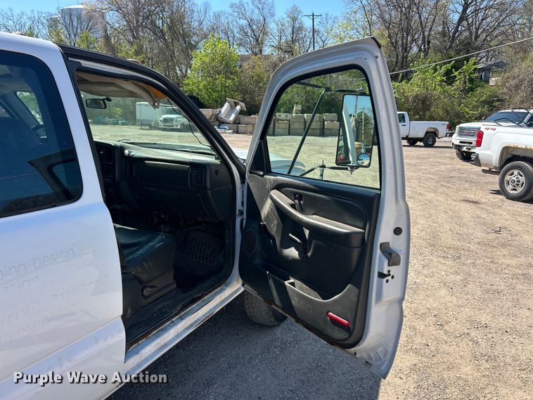 image for item FC5401 2005 Chevrolet Silverado 3500 Ext. Cab dump bed pickup truck