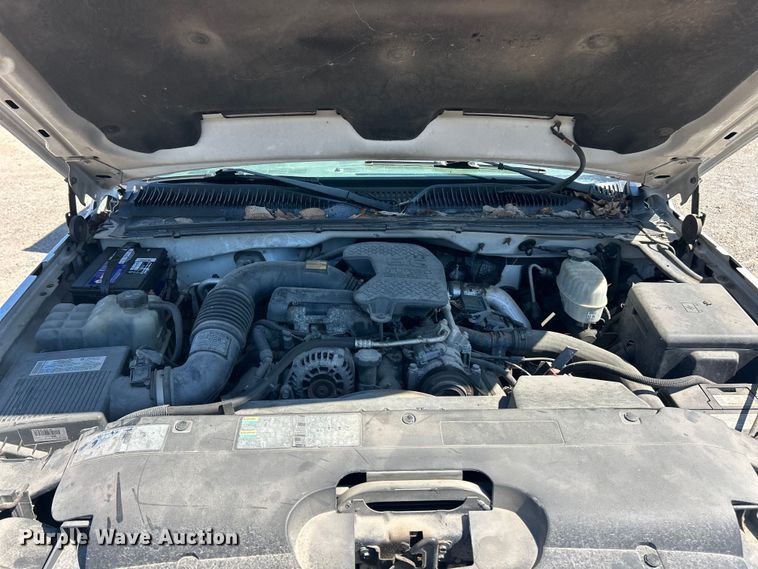 image for item FC5401 2005 Chevrolet Silverado 3500 Ext. Cab dump bed pickup truck