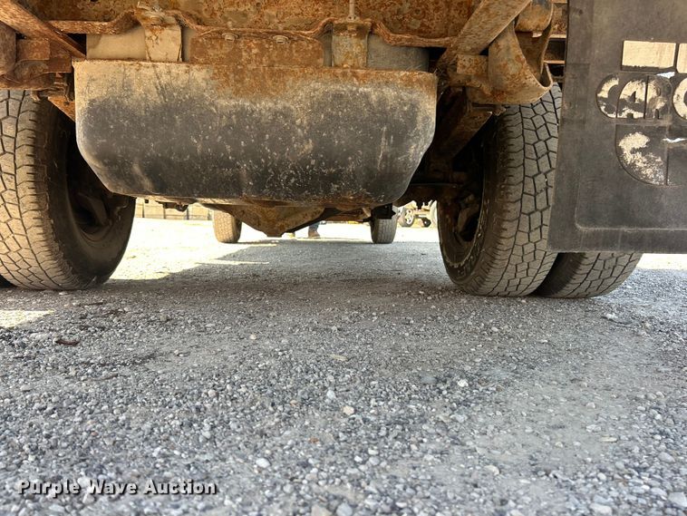 image for item FC5401 2005 Chevrolet Silverado 3500 Ext. Cab dump bed pickup truck