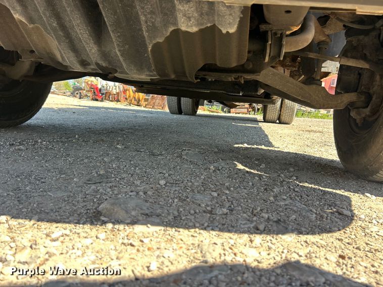 image for item FC5401 2005 Chevrolet Silverado 3500 Ext. Cab dump bed pickup truck