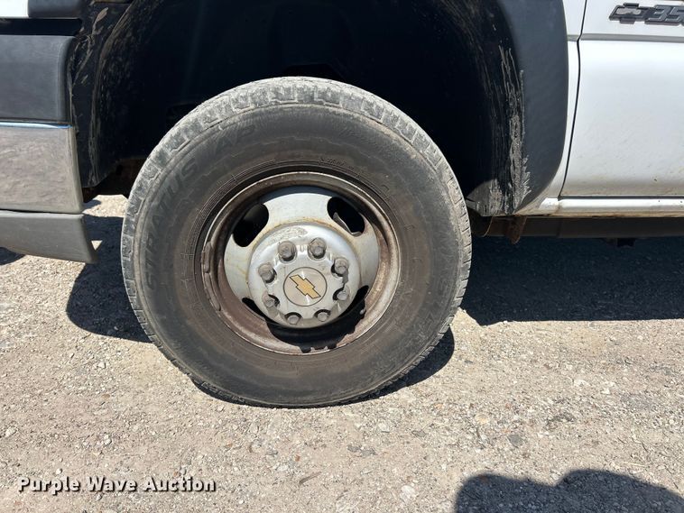 image for item FC5401 2005 Chevrolet Silverado 3500 Ext. Cab dump bed pickup truck