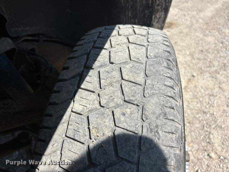 image for item FC5401 2005 Chevrolet Silverado 3500 Ext. Cab dump bed pickup truck