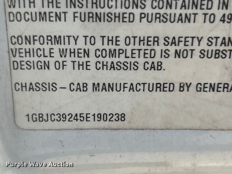 image for item FC5401 2005 Chevrolet Silverado 3500 Ext. Cab dump bed pickup truck