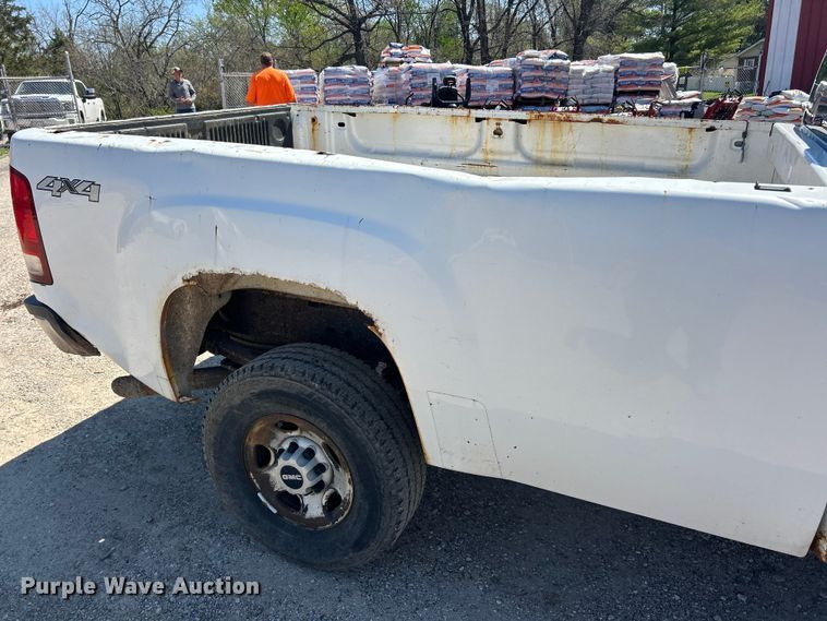 image for item FC5402 2008 GMC Sierra 2500HD pickup truck