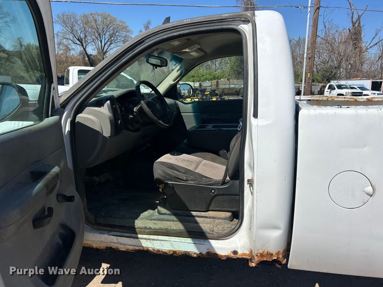 image for item FC5402 2008 GMC Sierra 2500HD pickup truck