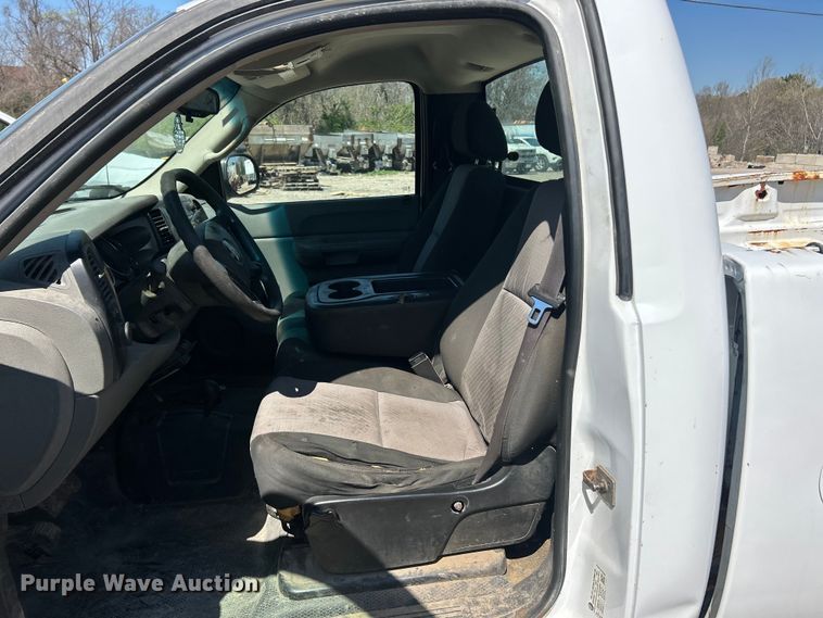 image for item FC5402 2008 GMC Sierra 2500HD pickup truck