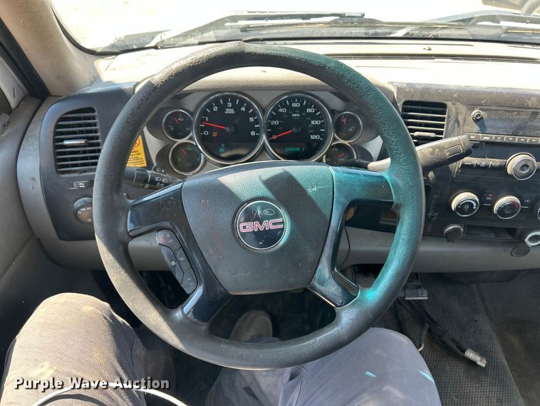 image for item FC5402 2008 GMC Sierra 2500HD pickup truck