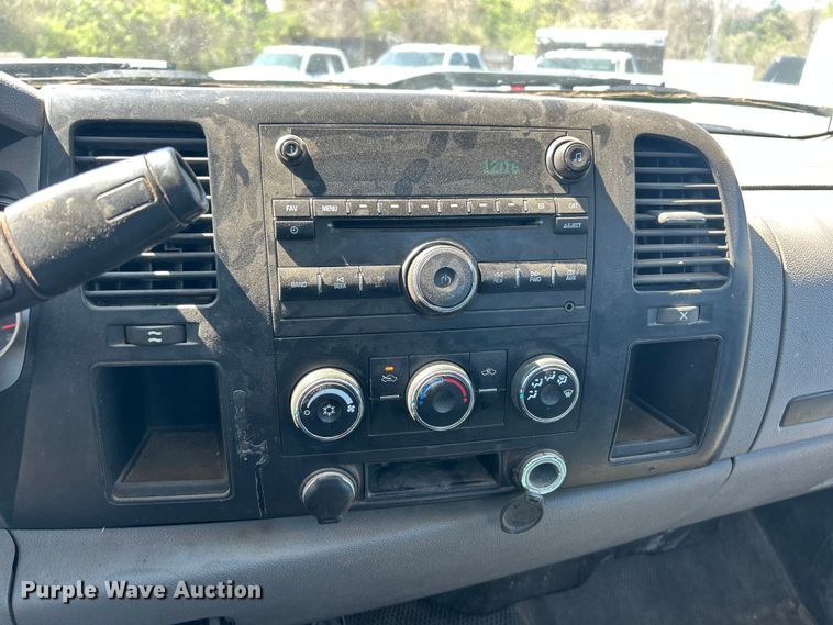 image for item FC5402 2008 GMC Sierra 2500HD pickup truck