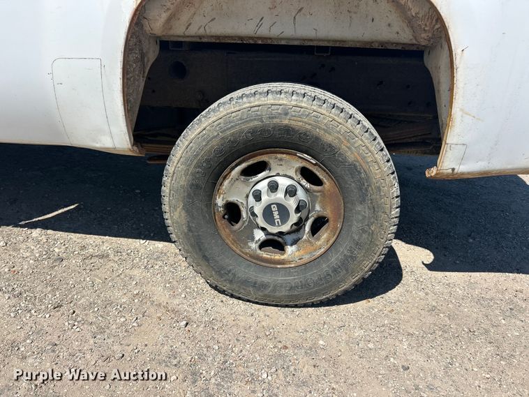 image for item FC5402 2008 GMC Sierra 2500HD pickup truck