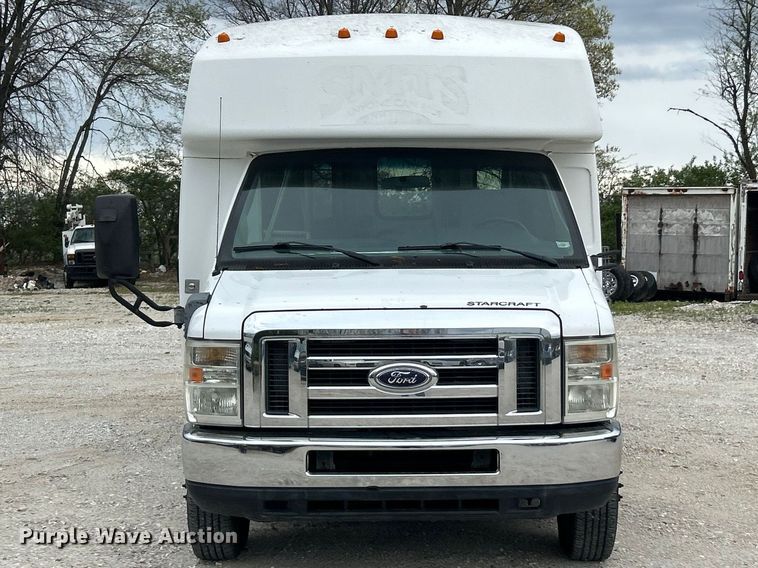 image for item FC5403 2009 Ford E450 Super Duty shuttle bus