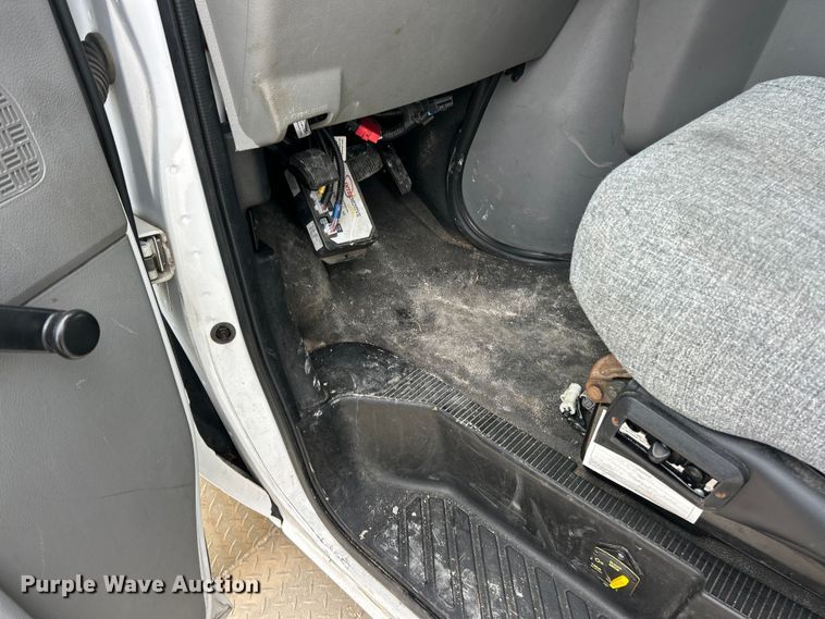 image for item FC5403 2009 Ford E450 Super Duty shuttle bus