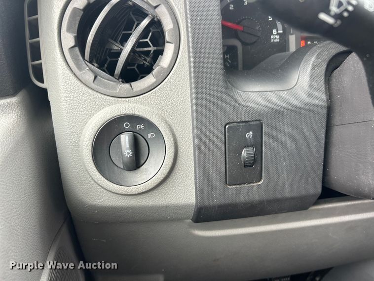 image for item FC5403 2009 Ford E450 Super Duty shuttle bus