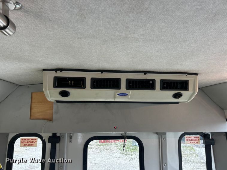 image for item FC5403 2009 Ford E450 Super Duty shuttle bus