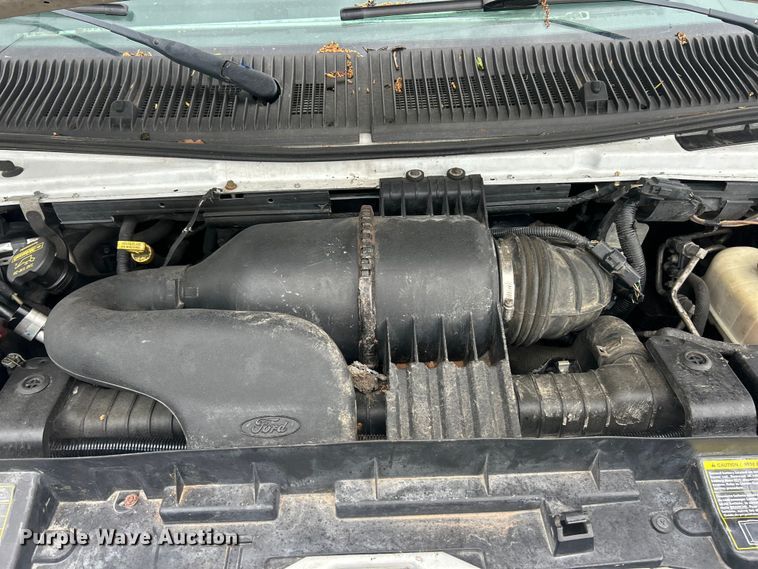 image for item FC5403 2009 Ford E450 Super Duty shuttle bus